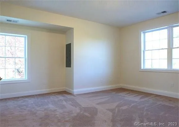 $1,650 | 390 Boston Neck Road, Unit 1J, Suffield, CT 06078