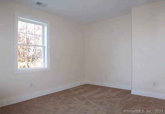 $1,650 | 390 Boston Neck Road, Unit 1J, Suffield, CT 06078