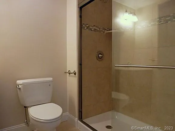 $1,650 | 390 Boston Neck Road, Unit 1J, Suffield, CT 06078