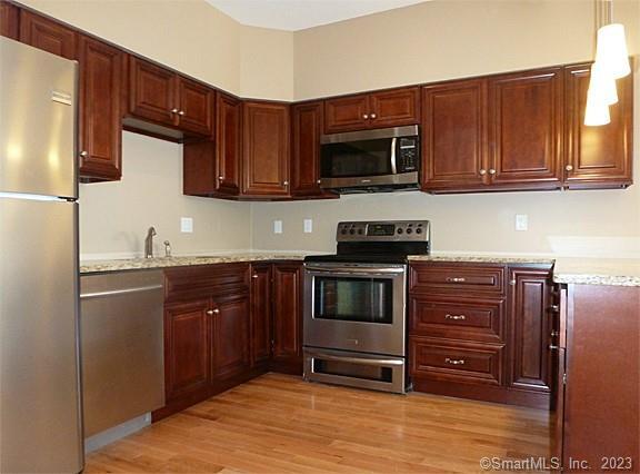 390 Boston Neck Road, Unit 1J Suffield, CT 06078 - Photo 3 of 33