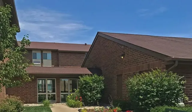 $972 | 319 East 12th Street, Anderson, IN 46016