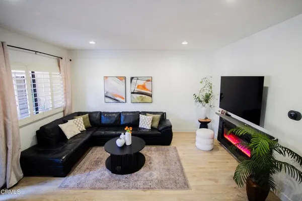 $469,000 | 146 Maegan Place, Unit 7, Thousand Oaks, CA 91362