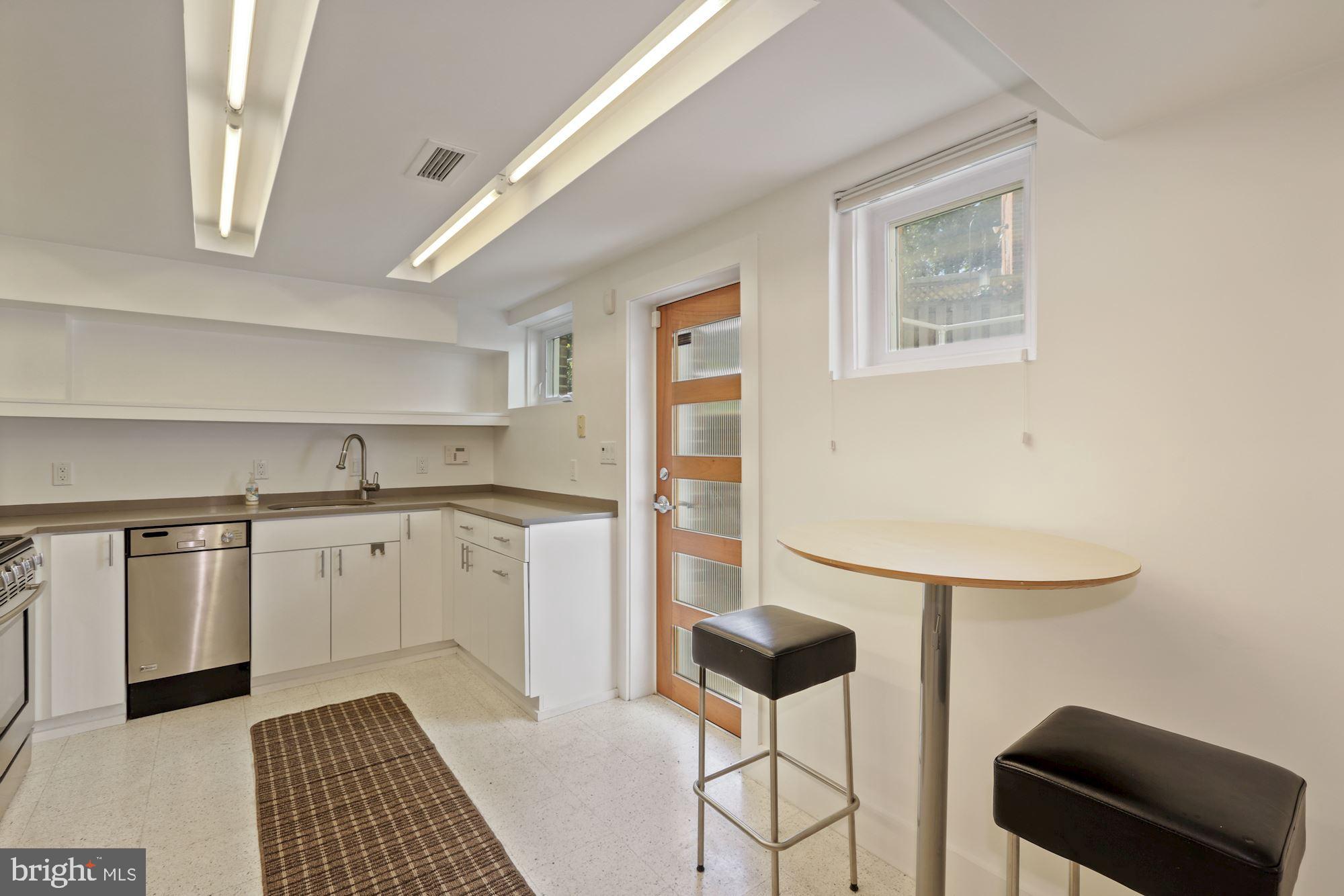 3640 Everett Street Northwest Washington, DC 20008 - Photo 11 of 29