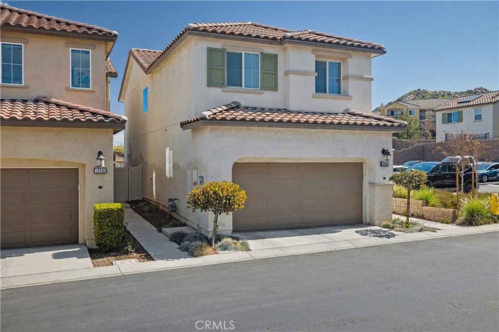 12844 Sovite Way Moreno Valley, CA 92555 - Photo 3 of 37 2 car garage