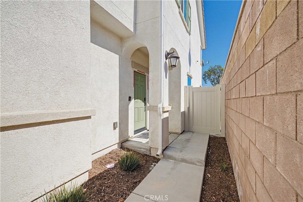 12844 Sovite Way Moreno Valley, CA 92555 - Photo 7 of 37