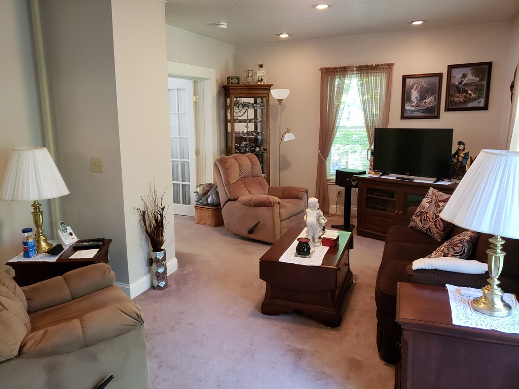 33 Prospect Street Templeton, MA 01436 - Photo 8 of 31