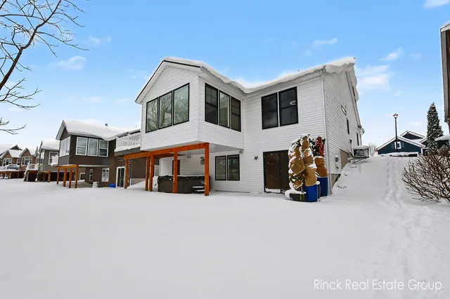 $615,000 | 3076 Brayridge Drive, Jenison, MI 49428