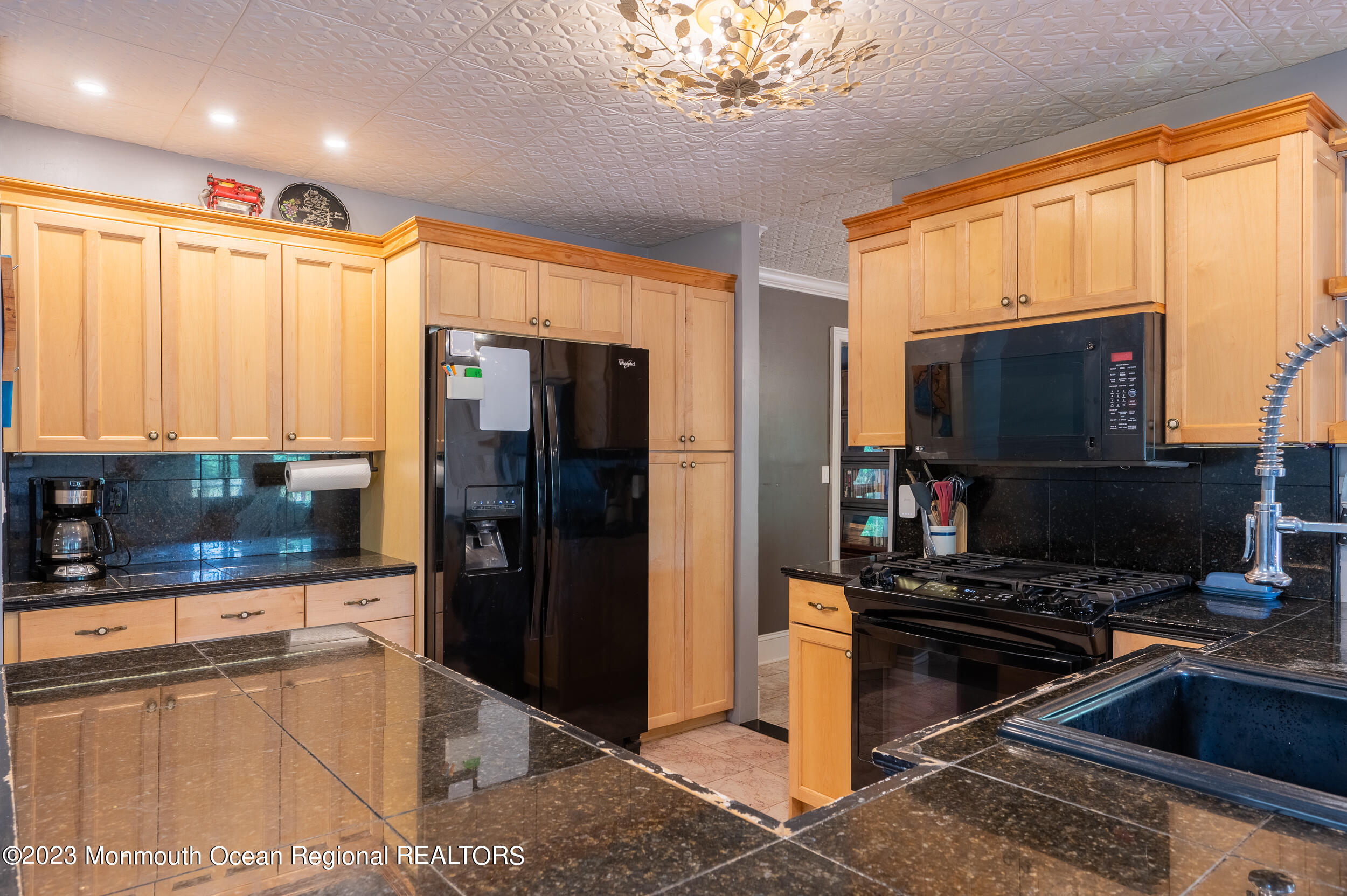 275 Chandler Road Jackson, NJ 08527 - Photo 25 of 57 22Kitchen 3b