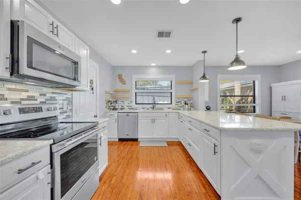 $3,650 | 1081 Lake Weldona Drive, Orlando, FL 32806