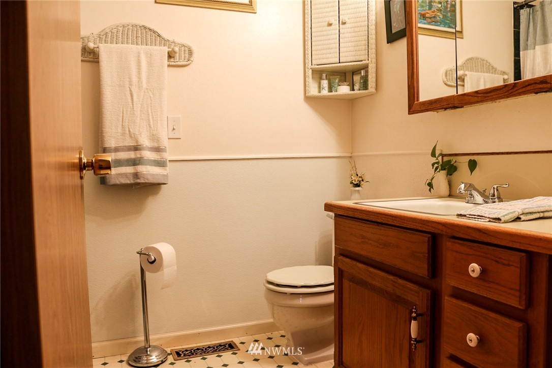 4002 Robin Road West University Place, WA 98466 - Photo 24 of 25 Gallery Image 24