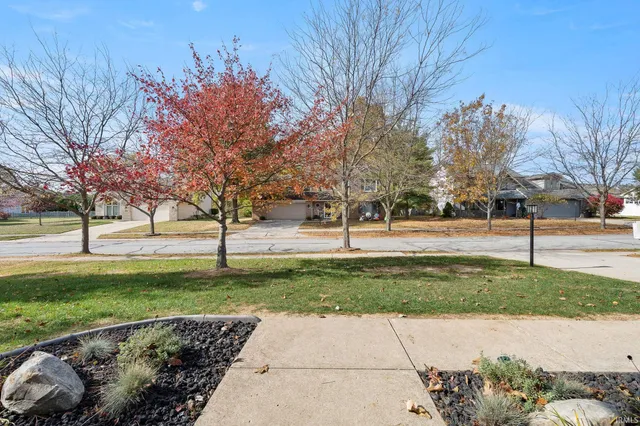 $349,500 | 917 Abbey Pl Boulevard, Fort Wayne, IN 46804