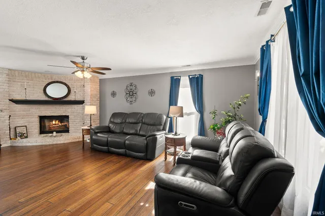 $349,500 | 917 Abbey Pl Boulevard, Fort Wayne, IN 46804