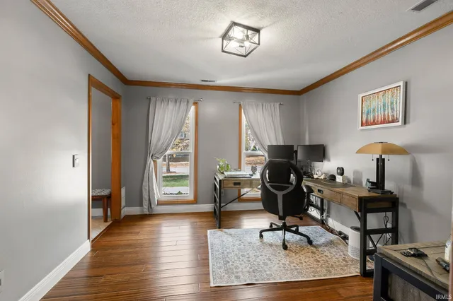 $349,500 | 917 Abbey Pl Boulevard, Fort Wayne, IN 46804