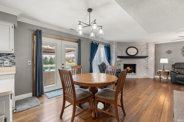 $349,500 | 917 Abbey Pl Boulevard, Fort Wayne, IN 46804