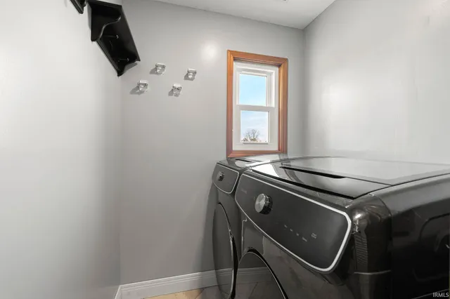 $349,500 | 917 Abbey Pl Boulevard, Fort Wayne, IN 46804