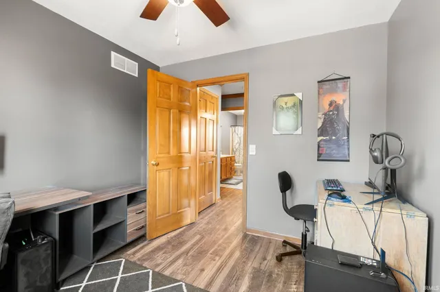 $349,500 | 917 Abbey Pl Boulevard, Fort Wayne, IN 46804