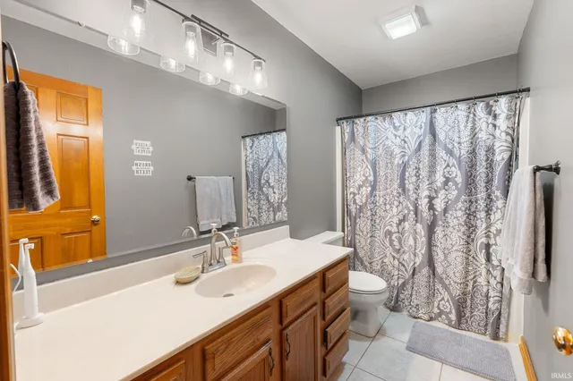 $349,500 | 917 Abbey Pl Boulevard, Fort Wayne, IN 46804