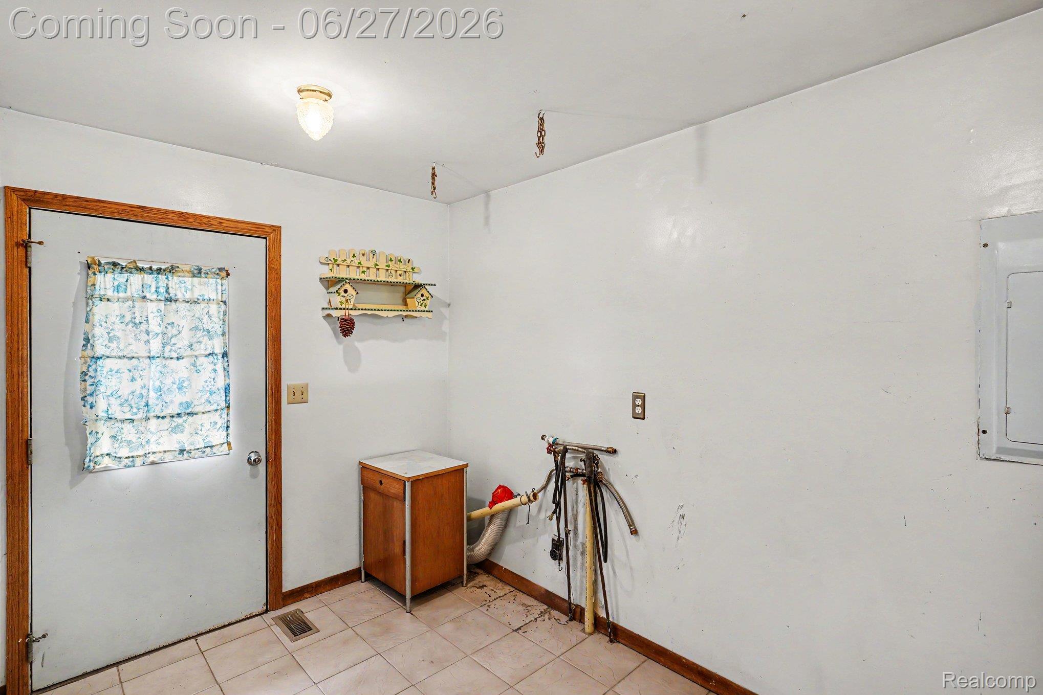 8751 Bath Road Byron, MI 48418 - Photo 20 of 41
