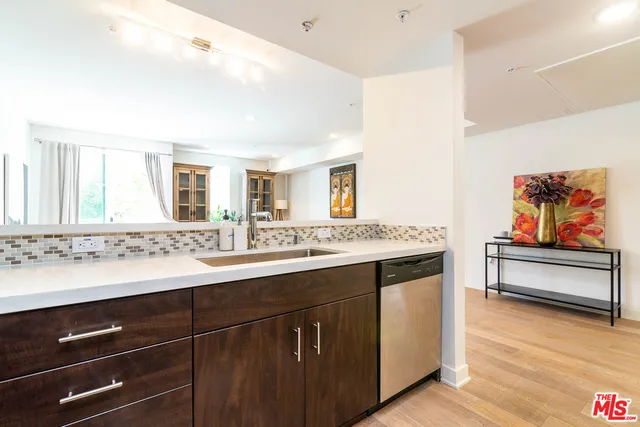 $3,995 | 436 South Virgil Avenue, Unit 206, Los Angeles, CA 90020