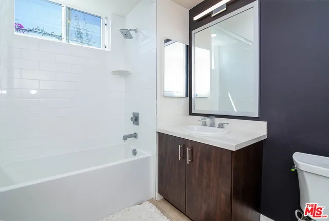 $3,995 | 436 South Virgil Avenue, Unit 206, Los Angeles, CA 90020