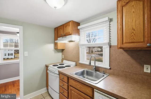 $1,800 | 40 Lee Street, Unit B, Woodstown, NJ 08098