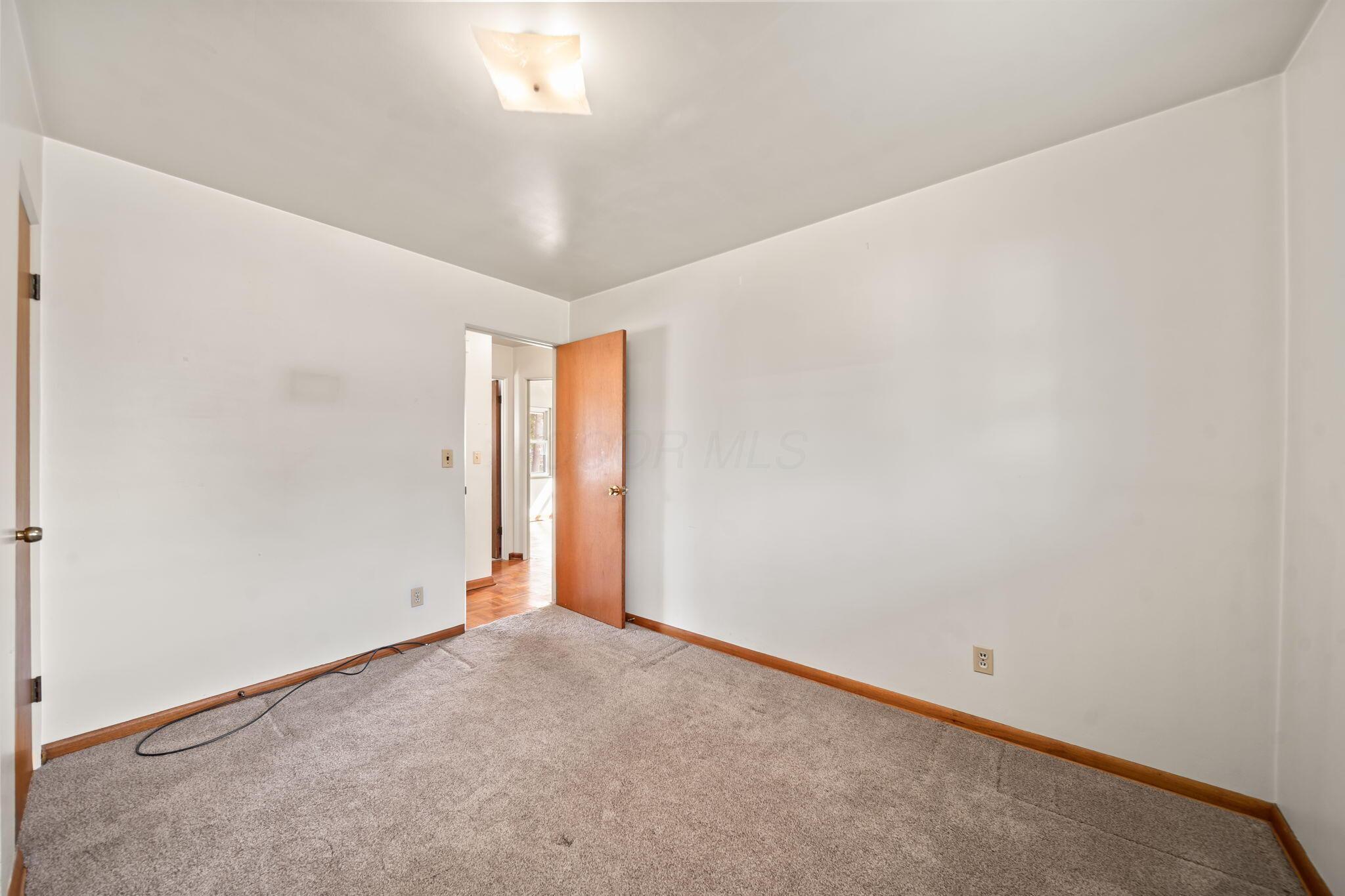 2835 Schwartz Road Columbus, OH 43232 - Photo 12 of 41 20-web-or-mls-DSC00802