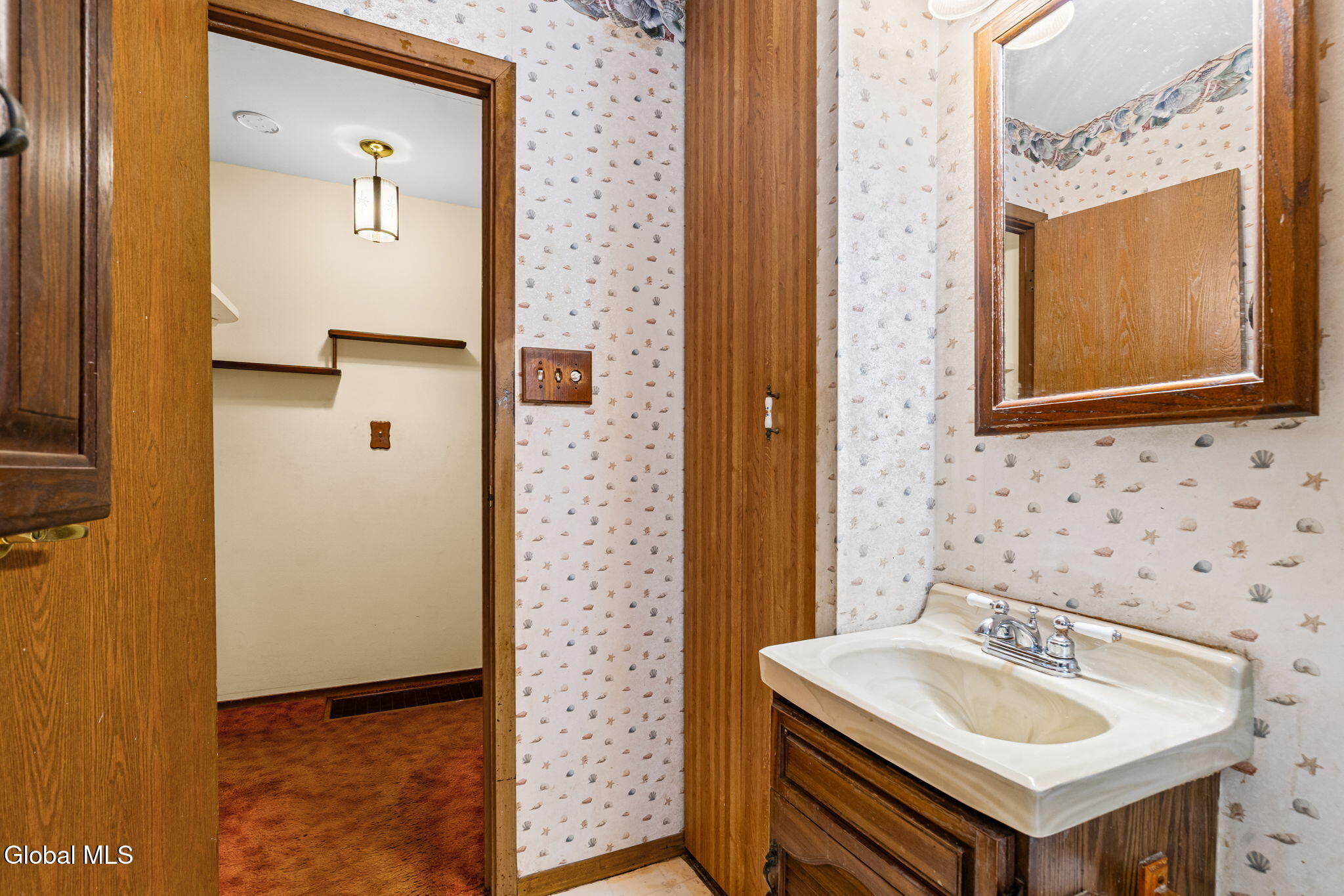 10 Mildred Lane Colonie, NY 12110 - Photo 13 of 38 16-web-or-mls-10-mildred-ln