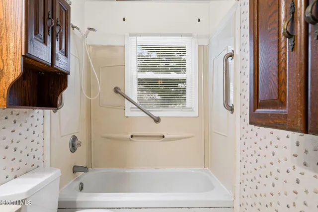 $250,000 | 10 Mildred Lane, Colonie, NY 12110