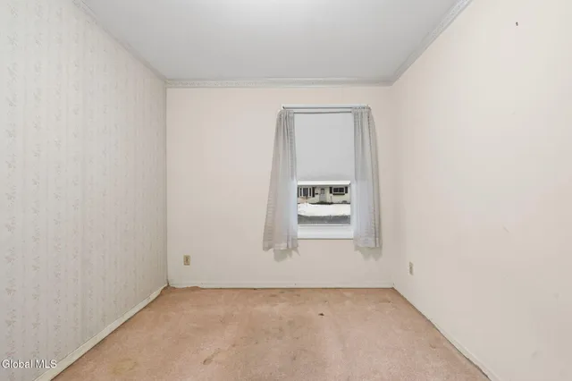 $250,000 | 10 Mildred Lane, Colonie, NY 12110