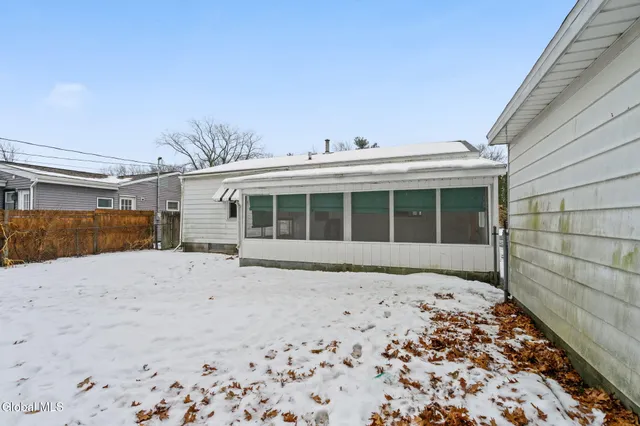 $250,000 | 10 Mildred Lane, Colonie, NY 12110