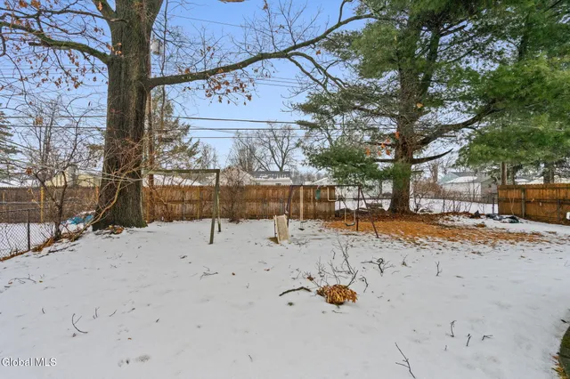 $250,000 | 10 Mildred Lane, Colonie, NY 12110