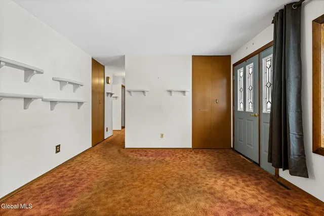 $250,000 | 10 Mildred Lane, Colonie, NY 12110