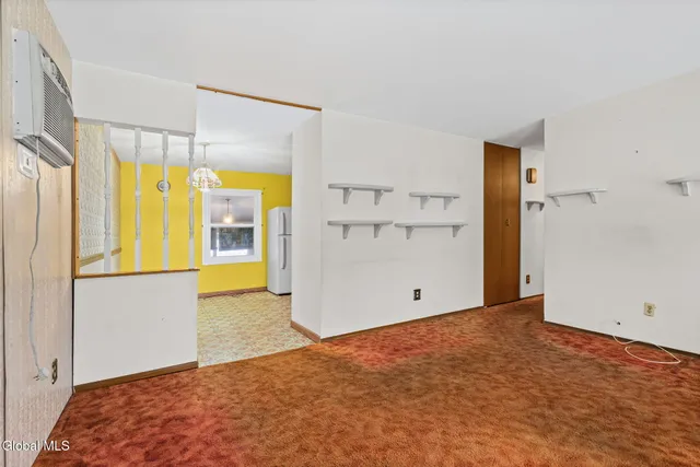 $250,000 | 10 Mildred Lane, Colonie, NY 12110