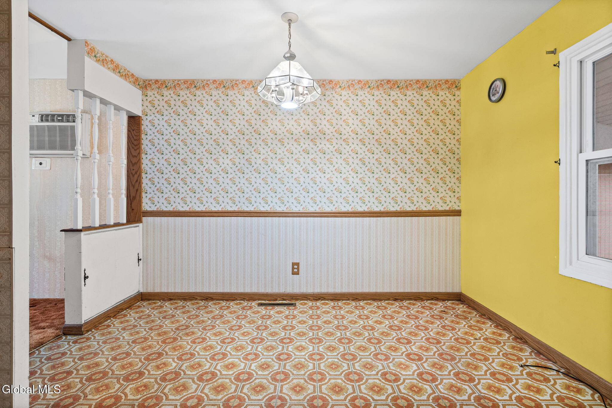 10 Mildred Lane Colonie, NY 12110 - Photo 8 of 38 22-web-or-mls-10-mildred-ln