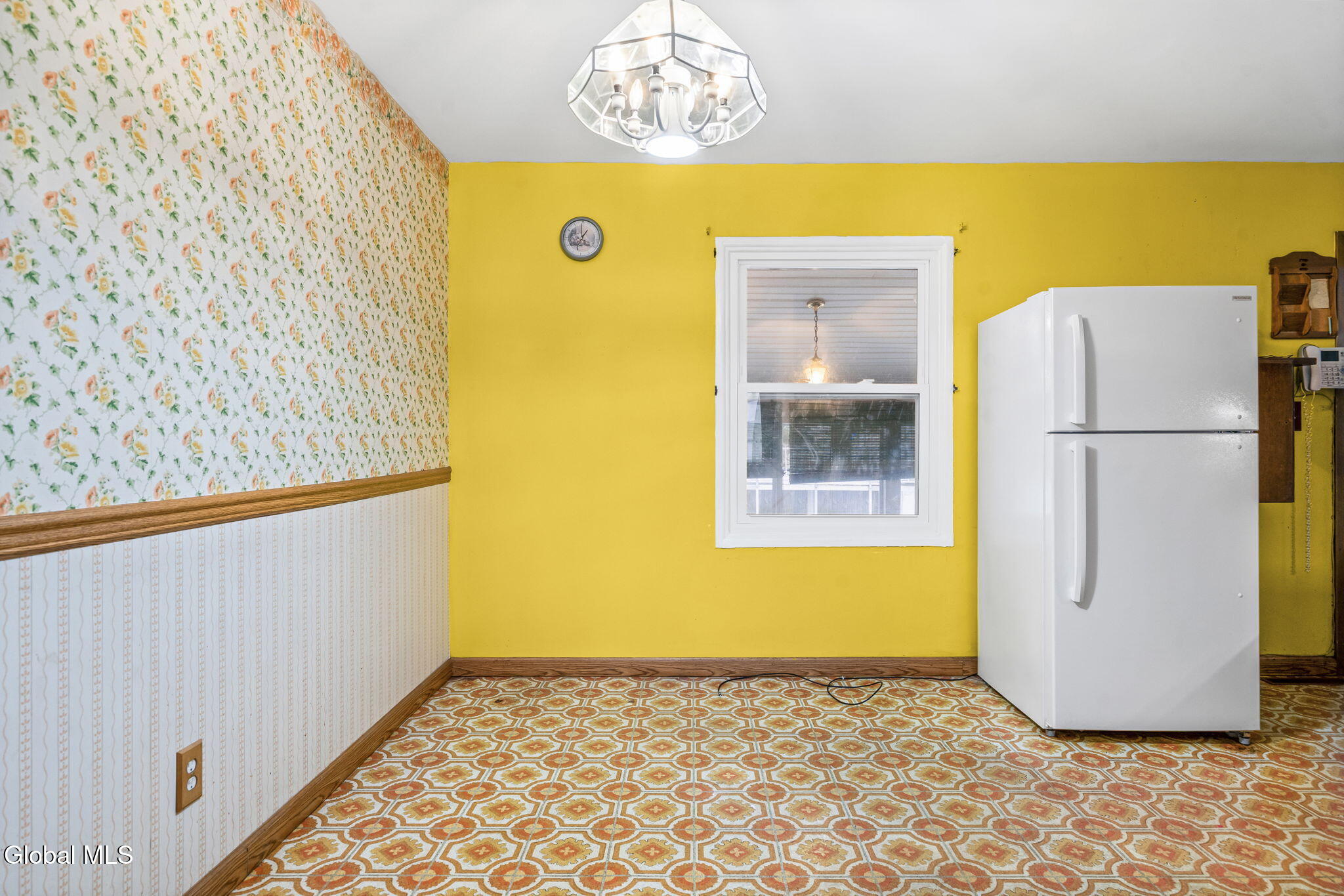 10 Mildred Lane Colonie, NY 12110 - Photo 9 of 38 21-web-or-mls-10-mildred-ln