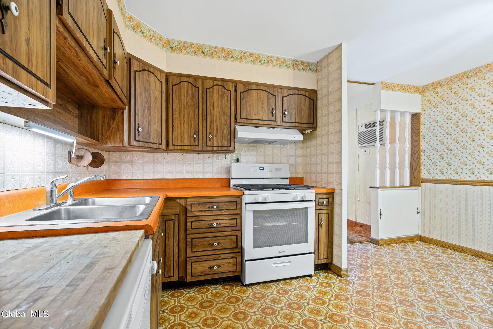 10 Mildred Lane Colonie, NY 12110 - Photo 10 of 38 25-web-or-mls-10-mildred-ln