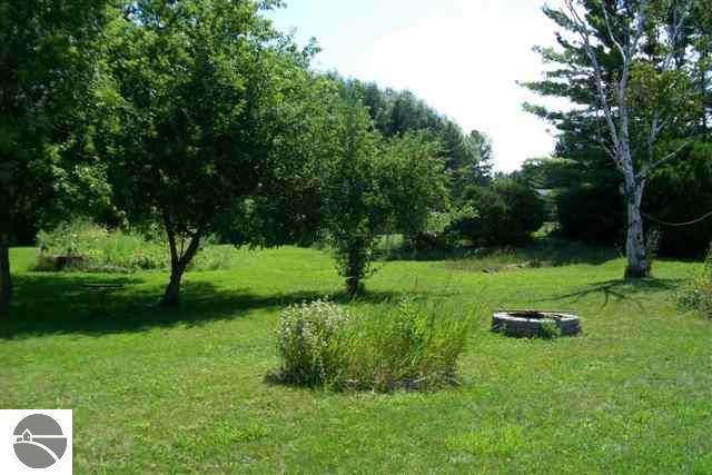 511 Cleveland Avenue Cheboygan, MI 49721 - Photo 15 of 15 1719197-14.JPG
