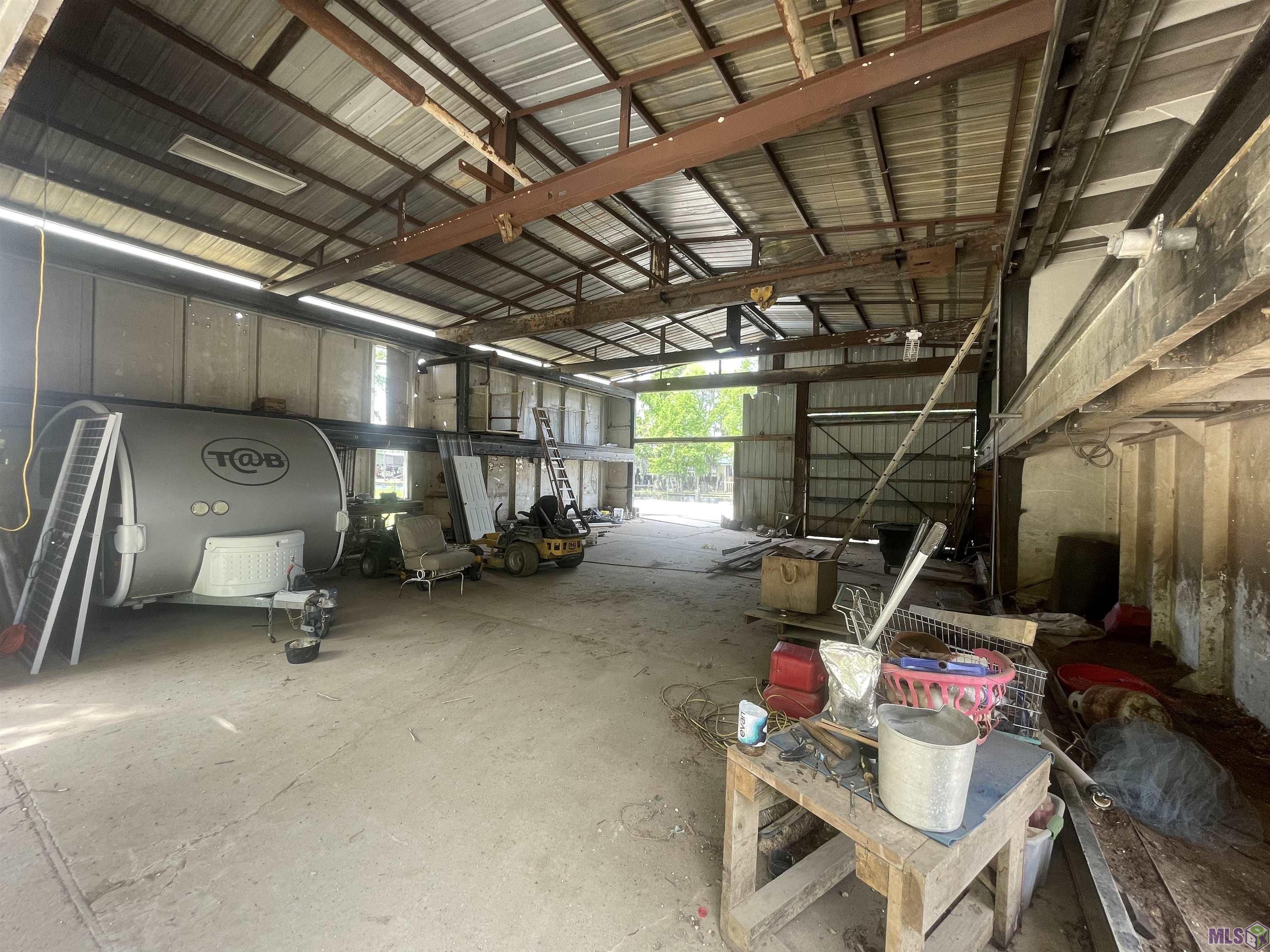 13195 Perch Street Maurepas, LA 70449 - Photo 20 of 22 Inside Workshop