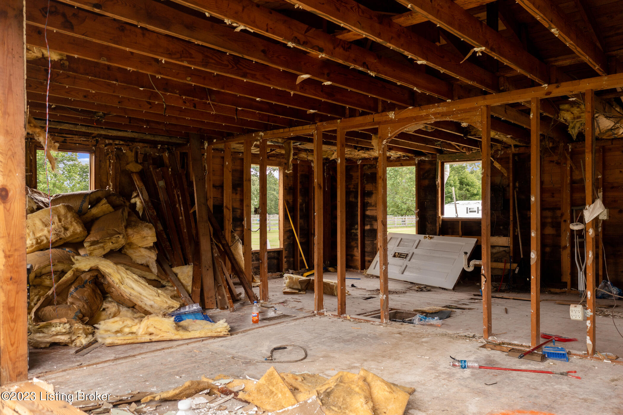 504 Raymond Road Shepherdsville, KY 40165 - Photo 6 of 8 10