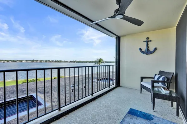 $2,600 | 132 Lakeshore Drive, Unit 317, North Palm Beach, FL 33408