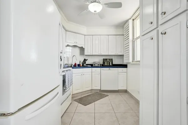 $2,600 | 132 Lakeshore Drive, Unit 317, North Palm Beach, FL 33408