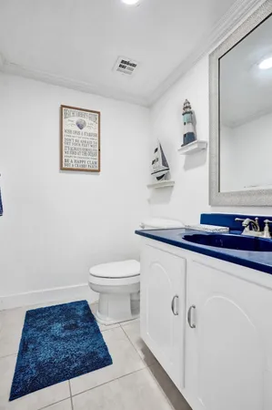 $2,600 | 132 Lakeshore Drive, Unit 317, North Palm Beach, FL 33408
