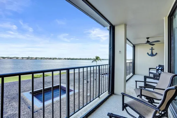 $2,600 | 132 Lakeshore Drive, Unit 317, North Palm Beach, FL 33408