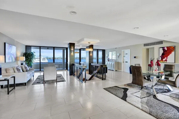 $2,600 | 132 Lakeshore Drive, Unit 317, North Palm Beach, FL 33408