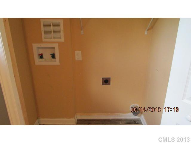 8301 Old Plank Road Charlotte, NC 28216 - Photo 6 of 10