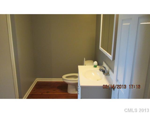 8301 Old Plank Road Charlotte, NC 28216 - Photo 7 of 10