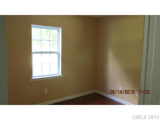 8301 Old Plank Road Charlotte, NC 28216 - Photo 8 of 10