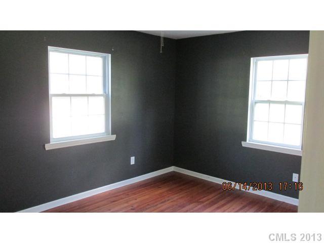 8301 Old Plank Road Charlotte, NC 28216 - Photo 9 of 10