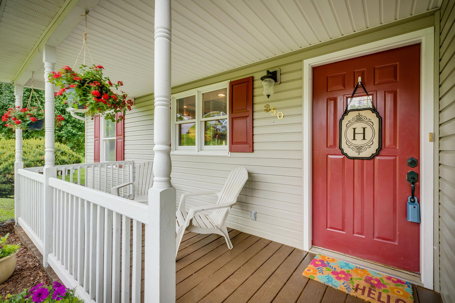 350 Huckleberry Road Bluff City, TN 37618 - Photo 5 of 47 005