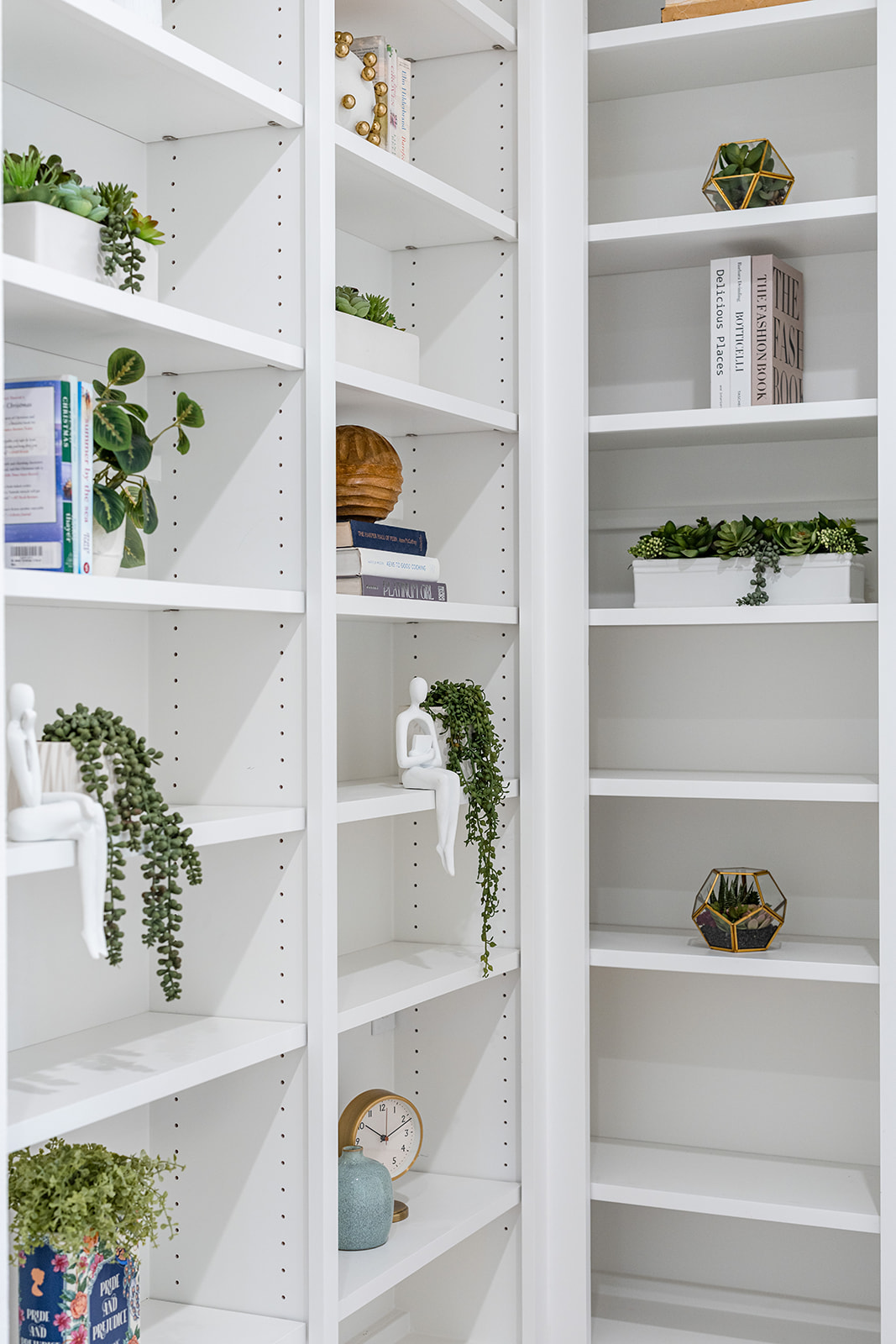 477 Willow Moon Ranch Road Crawford, TX 76638 - Photo 17 of 40 a view of white cabinets